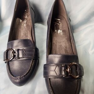 Aerosoles 2 Heelrest, Size 9, Navy Blue 2.5 Chunky Wood Heel And Stylish Buckle